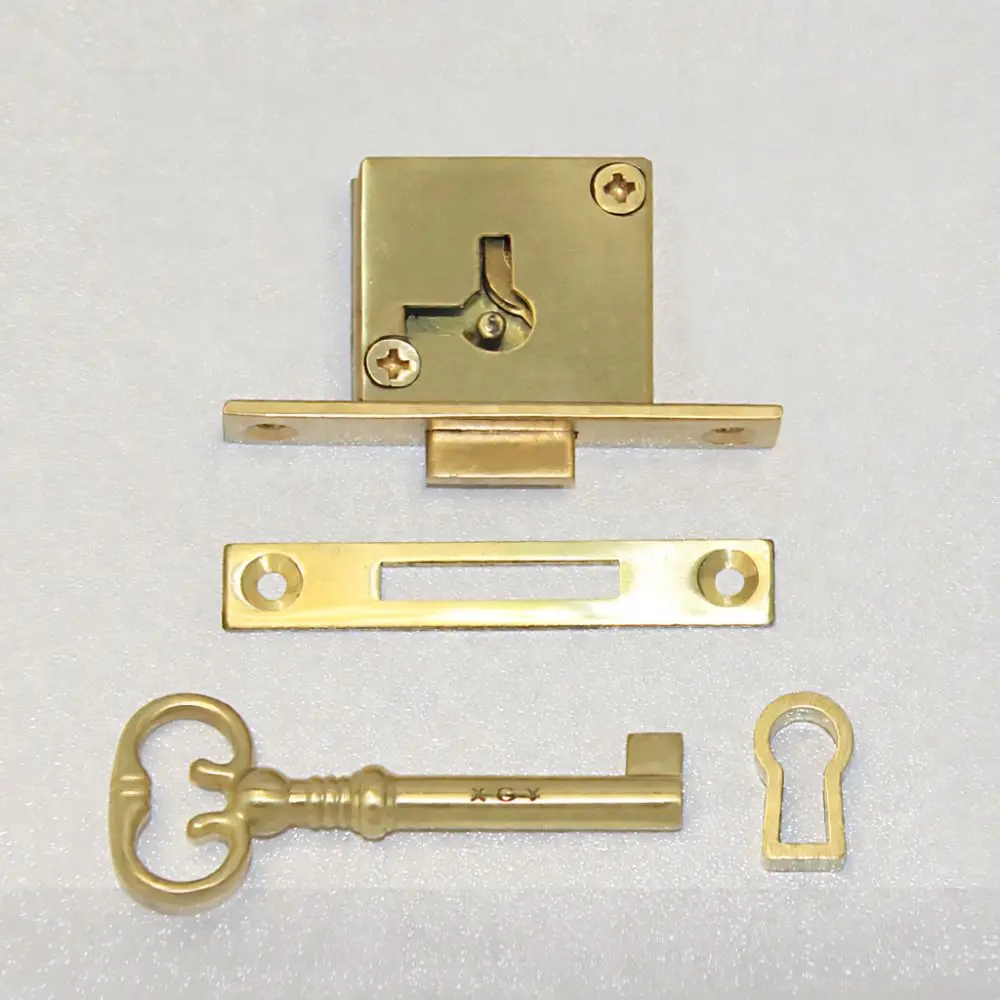 Elegant Traditional Copper Lock Retro Closet Catch Latch With Key Furniture Accessory For Antique Wardrobe Jewelry Case