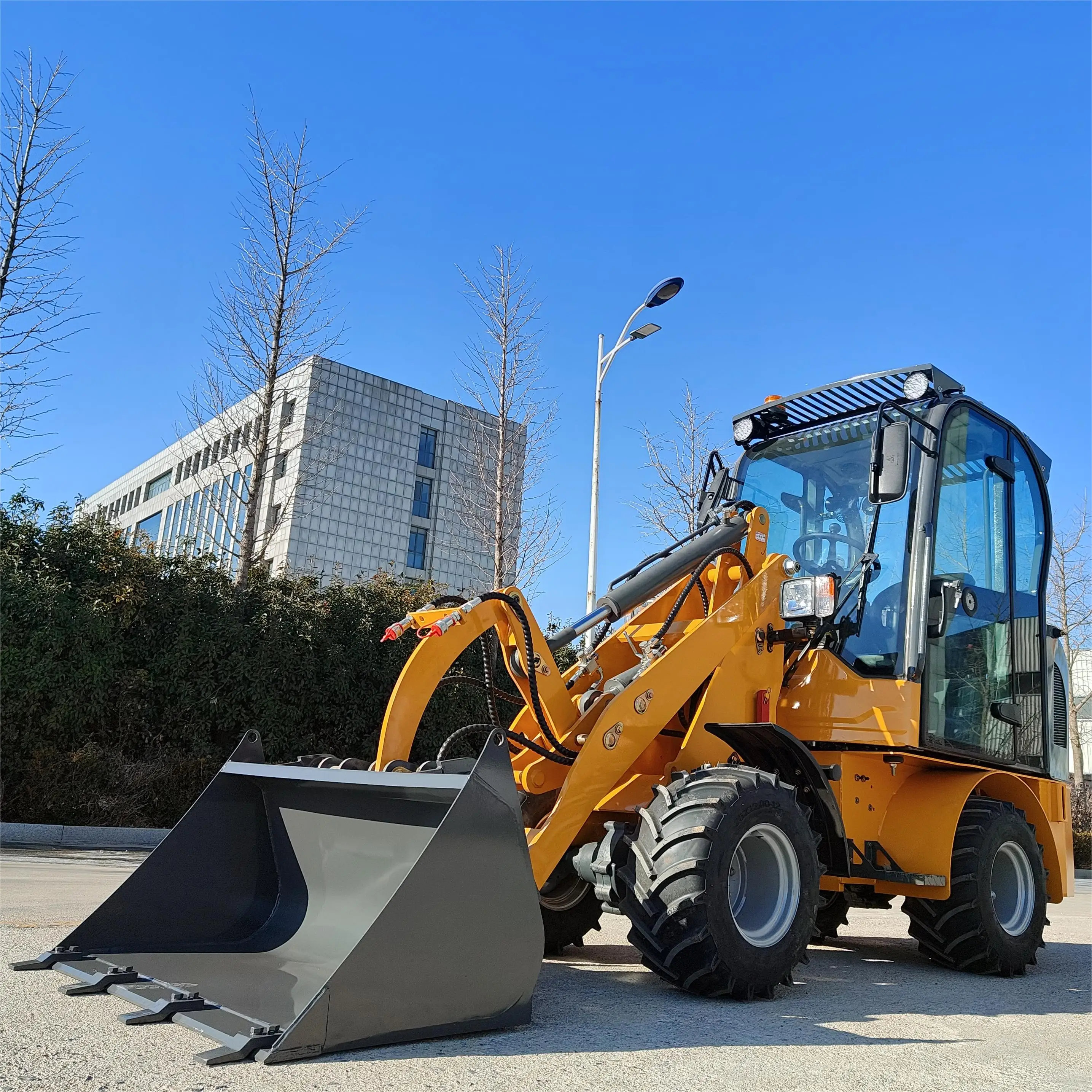 for High Quality Multi functional Electric Loader 3M 400KG 600KG Wheel Front Loader with Snow Plow