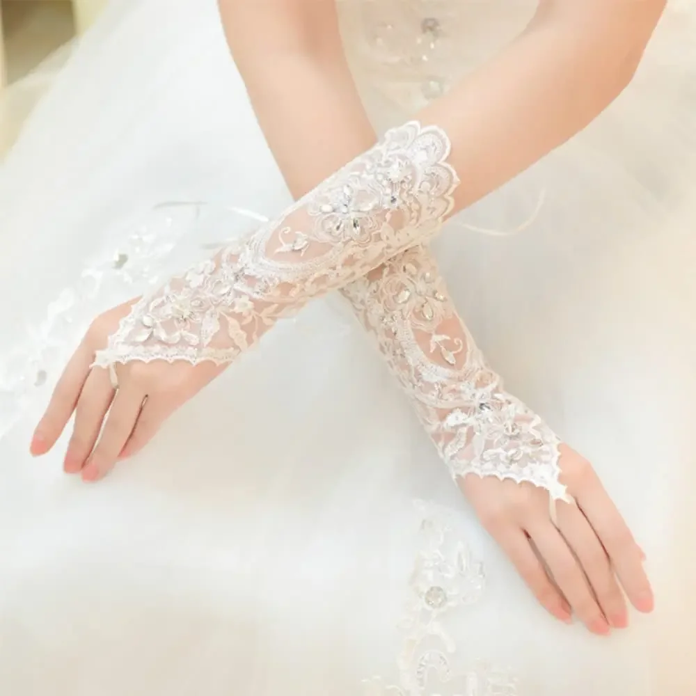 Bridal Fingerless GlovesVintage Style Ivory White Lace Bridal Long Fingerless Gloves Rhinestones Sexy Fingerless Gloves