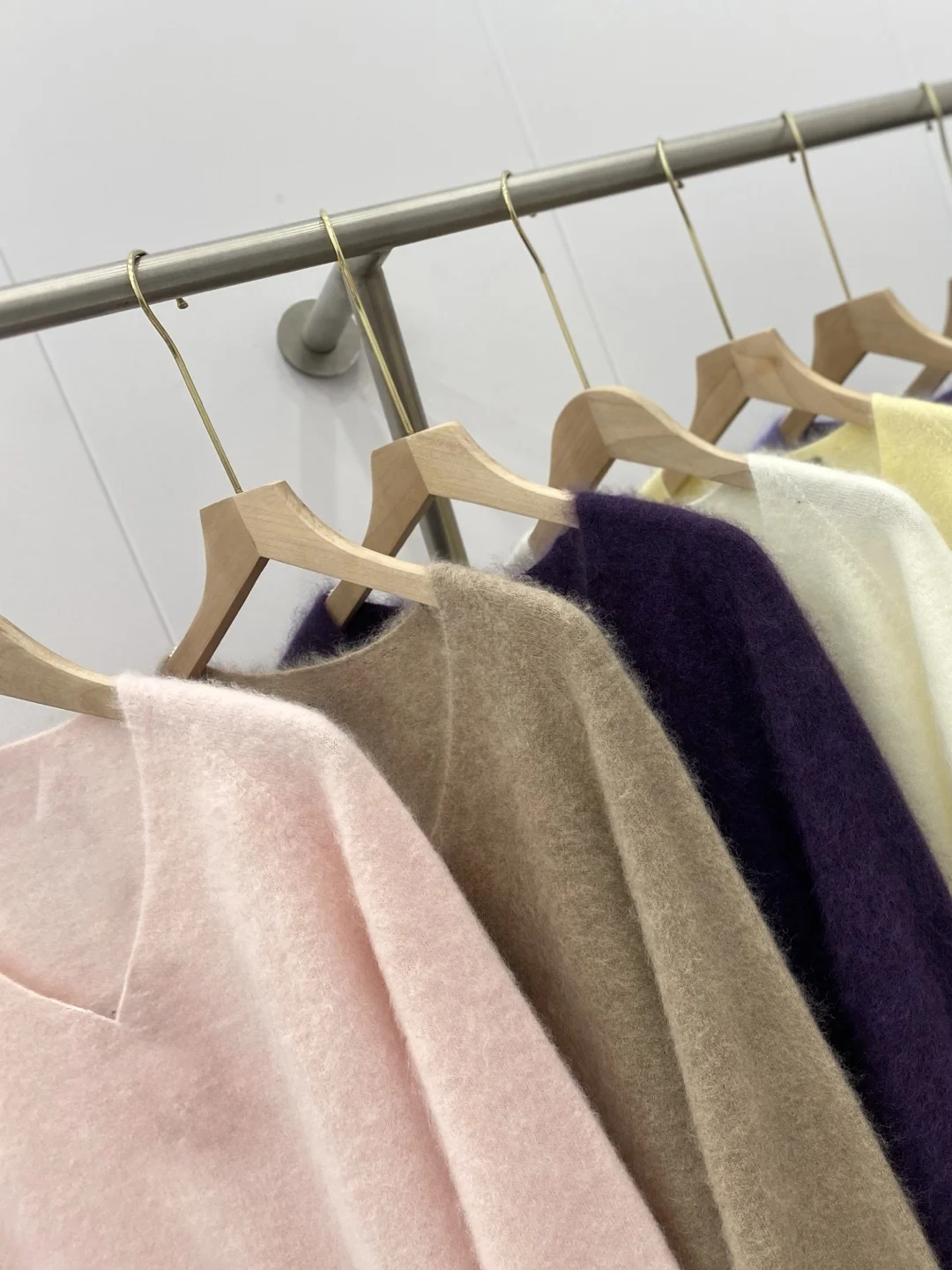 2026 Early Autumn New High-Quality Wool And Cashmere Seamless One-Piece Knit Sweater For Women