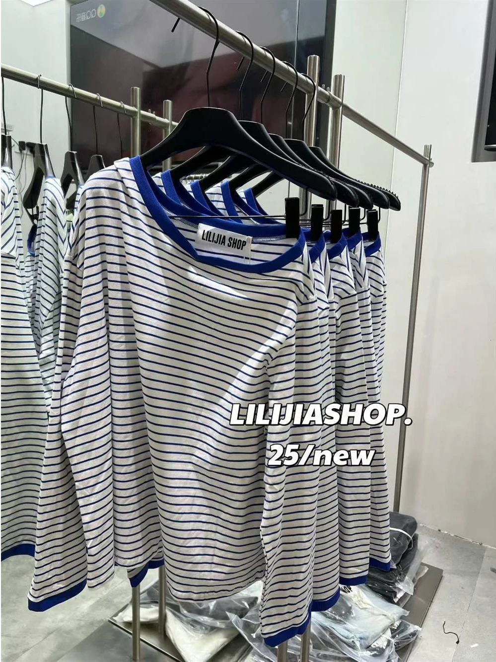 

plus Size Women's Striped Patchwork Long Sleeve T-Shirt Shoulder Bared Fashion Top for Spring And Autumn Loose Fit Korean Style