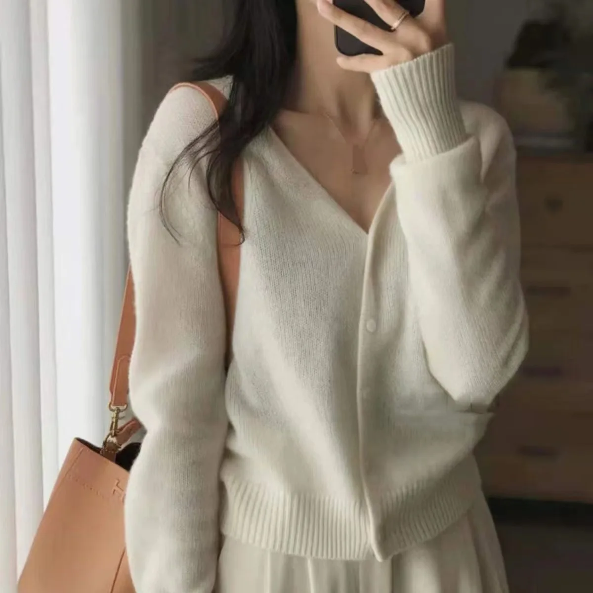 Hot Sale 100% Merino Wool Spring and Autumn New Women\'s V-neck Cardigan Slim Fashion Knitted Top Short Jacket Korean Version