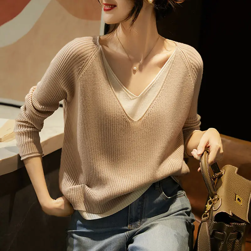 Temperament Autumn/Winter Sweaters Women\'s V-Neck Screw Thread Contrast Color Fashion Loose Long Sleeve Fake Two Pieces Knit Top