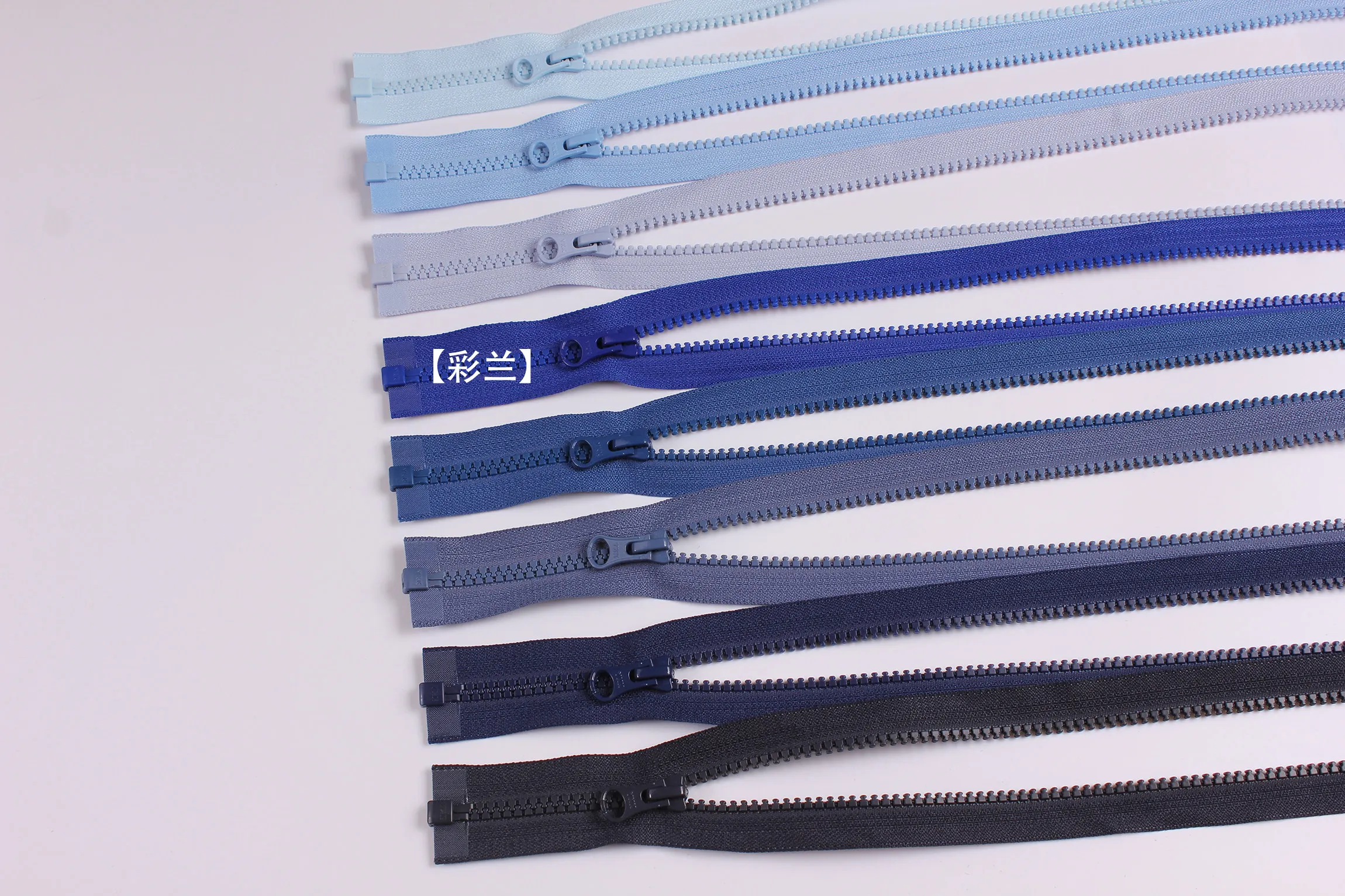 YKK-Reißverschluss Nr. 5 Harz-Gummi-Zahnöffnung, Reißverschluss am Schaf, dicke Schuljacke, Daunenbaumwolle, Echt – Detail 35
