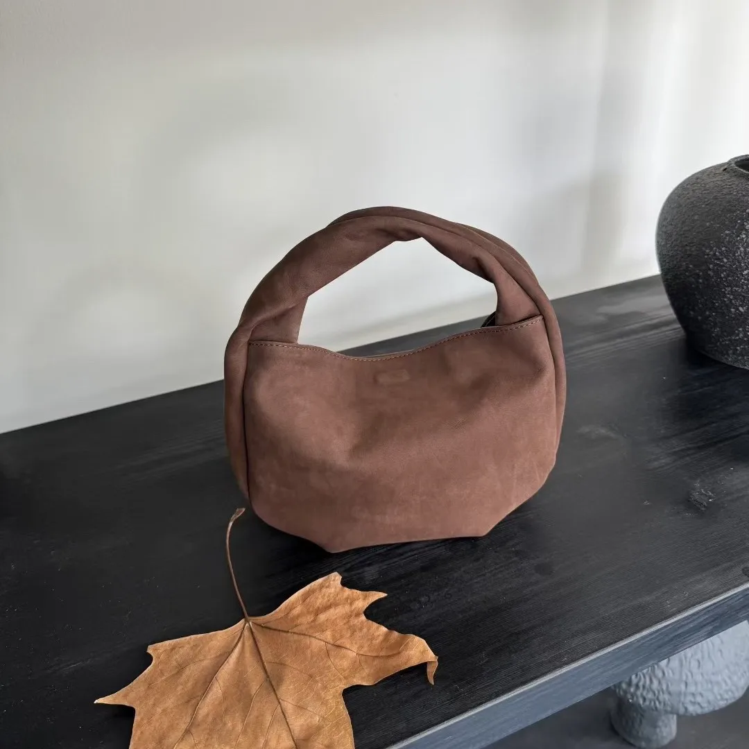 

Commuter Shoulder Large Capacity Wide Shoulder Strap Waterproof Fashion Temperament Female Student Class Crossbody Dumpling Bag