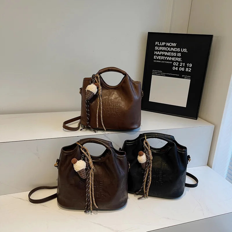 Handbag bag women's new trend retro casual shoulder bag large capacity versatile commuter texture messenger tote bag