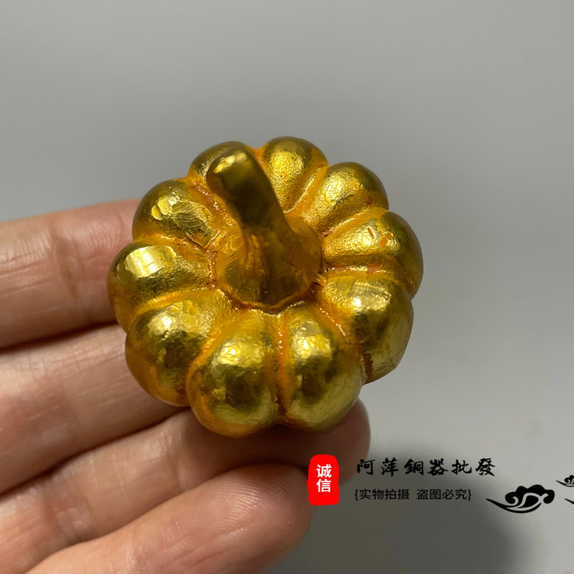 Antique solid gilt small pumpkin Duozi Duofu gold pumpkin calligraphy paperweight ruler merchandise tea pet ornament