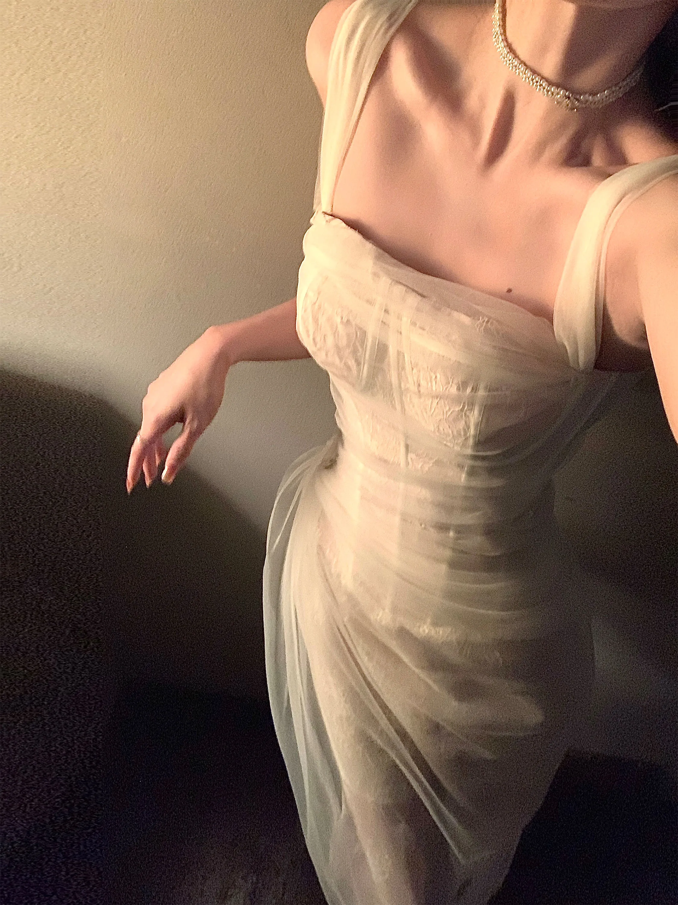 

Ele White Me Strap Dr Women's Gentle Skirt 2025 Autumn Winter New Sle Polied Polyester Fiber High Waist Design