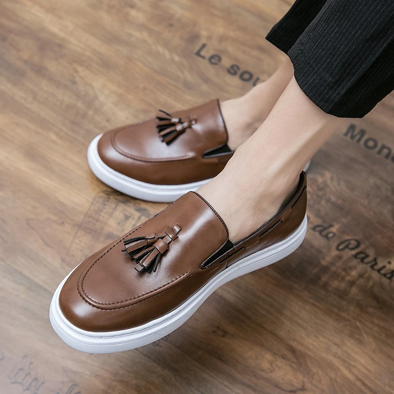 Male Wedding Party Flats Tasseled Loafers Casual Business Footwea Leather Mens Shoes New Dress Shoes Slip-on Office Formal Shoes