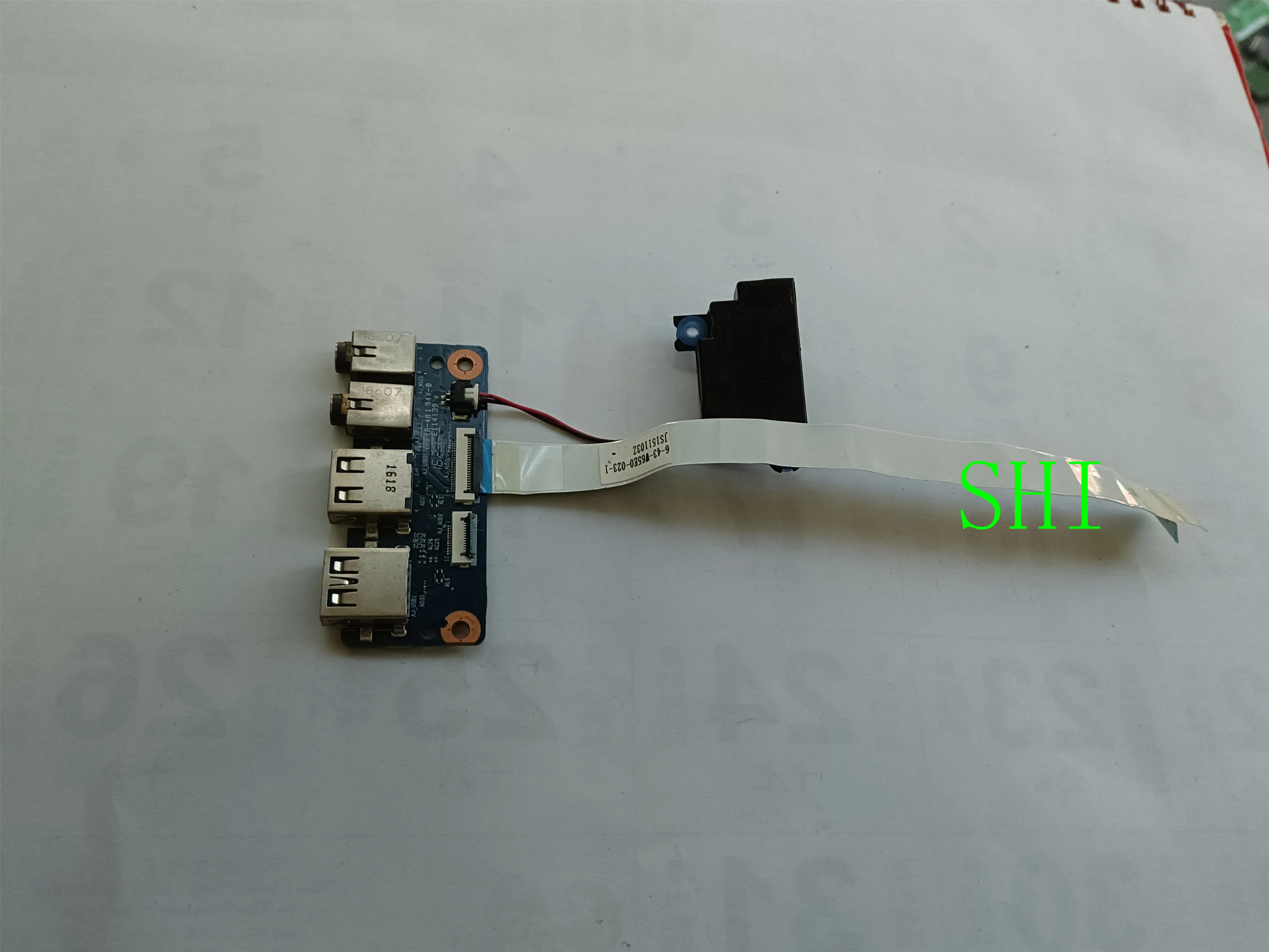 

Used 6-71-W65R8-D01 FOR CLEVO USB Audio Board With Cable 6-71-W65R8-D01A Test OK Free shipping