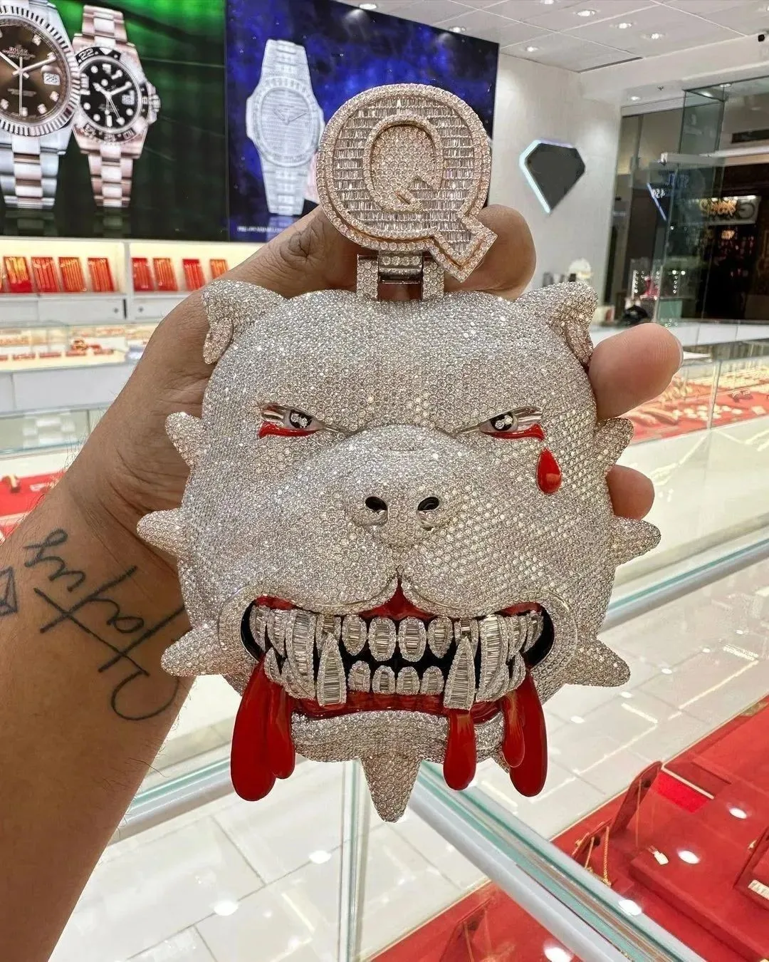 

Animal Head Pendant Necklace Hip Hop Bling Crystal Red Eyes Tongue Big Teeth Chain for Men Women Trendy Streetwear Jewelry