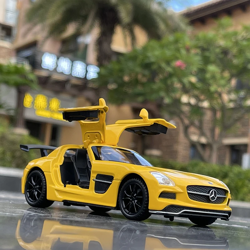 1:32 بنز SLS Supercar سبيكة العضلات نموذج سيارة الصوت والضوء التراجع لعبة أطفال المقتنيات هدية عيد ميلاد