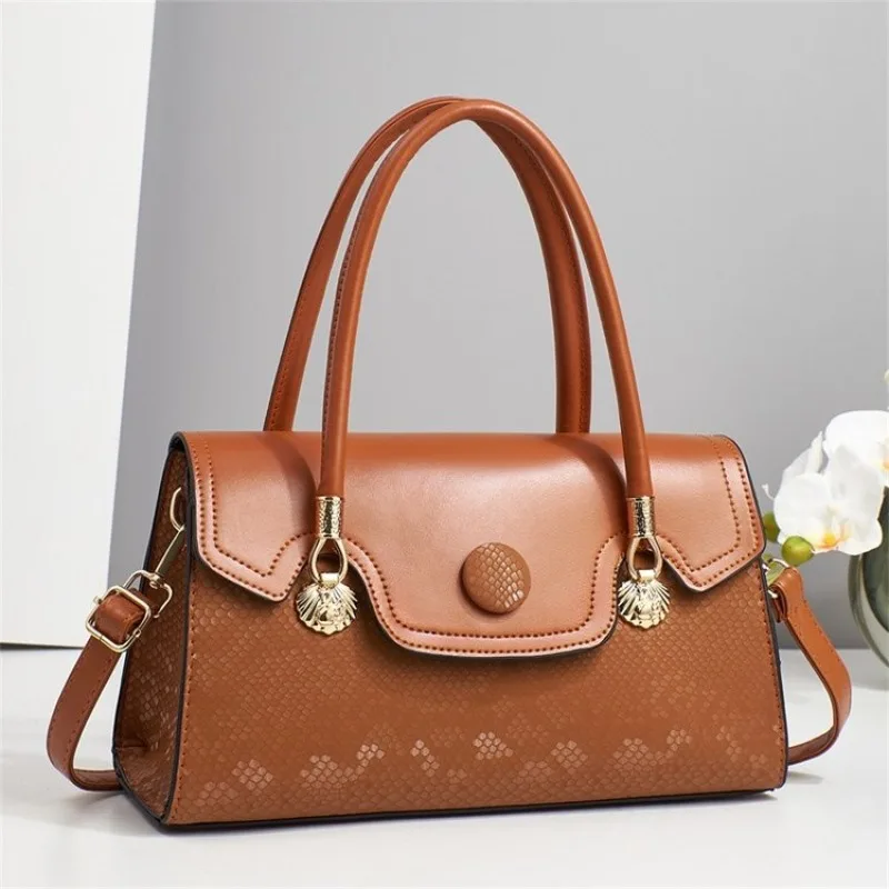 

Minimalist Leather Tote Diaper Bag Women's Luxury Crossbody Vintage Designer Large Capacity Elegant Clean Lines