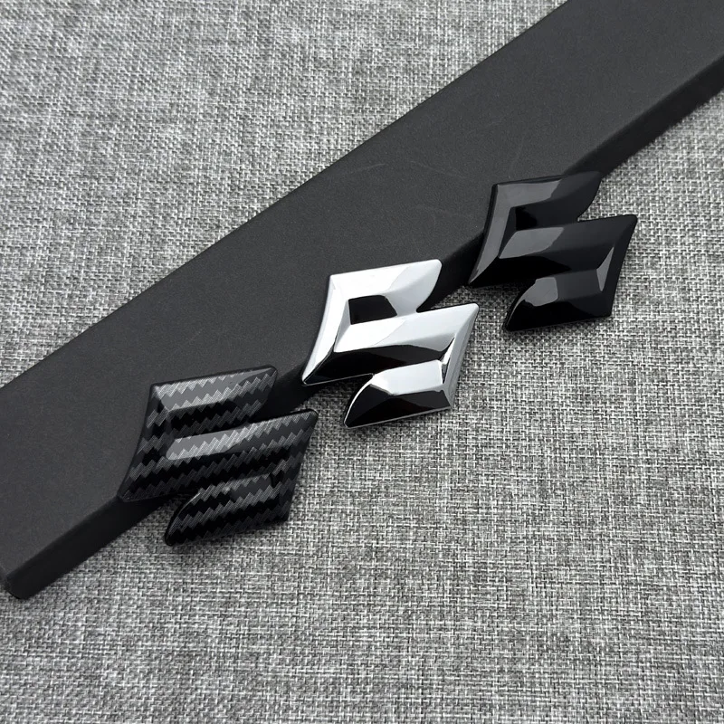 سيارة الجبهة الخلفية شعار السيارات مصبغة شعار ملصق اكسسوارات لسوزوكي جيمي سويفت الساموراي فيتارا SX4 ألتو كايزر Ingnis DZire