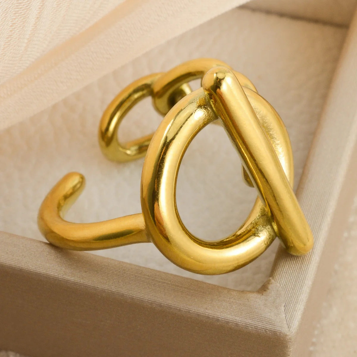 

Women Vintage Gold Plated Toggle Buckle Ring Cuban Link Chain Band Minimalist Statement Jewelry for Ladies Birthday Holiday Gift