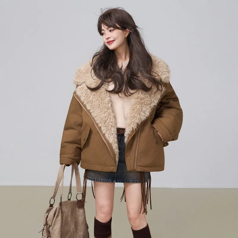 تخزين الحرارة صوف الضأن قصيرة التلبيب فطيرة التغلب على الملابس القطنية المرأة الشتاء سميكة الفراء سترة رائعة بسيطة عادية