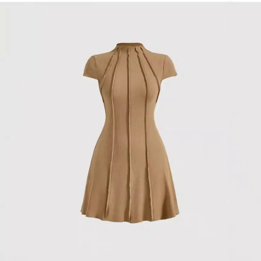 Europäischer und amerikanischer Modetrend, schmale Passform, sexy Kleid, Rundhalsausschnitt, kurzärmeliger Pullover, kleiner gestreifter kurzer Rock für Damen