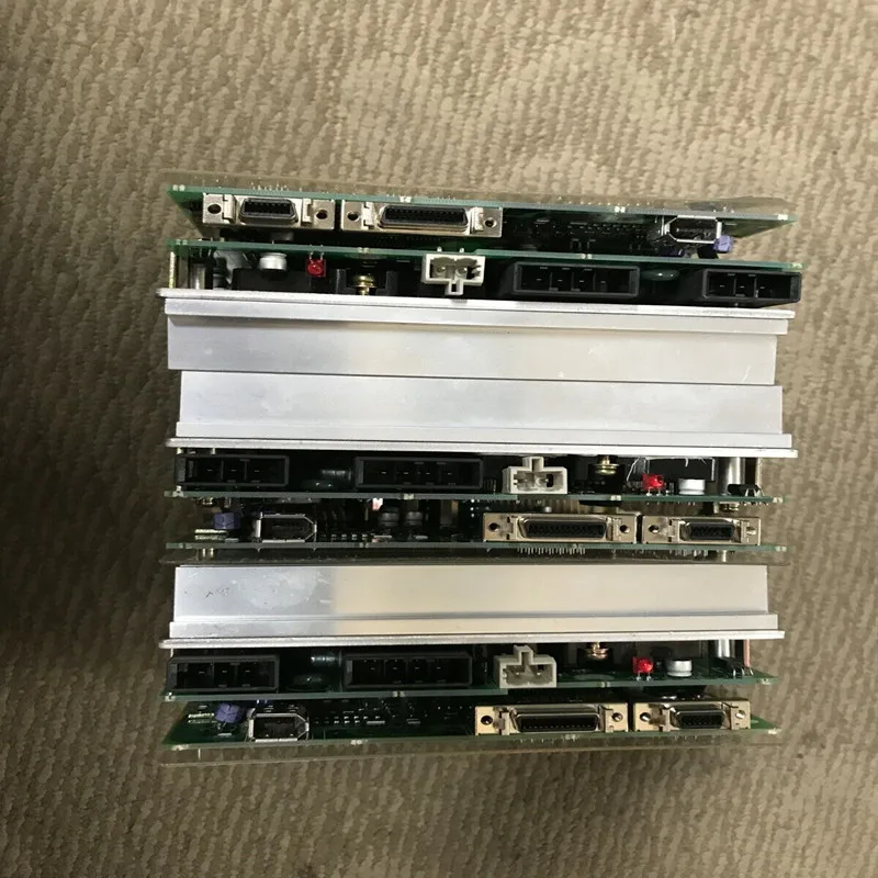 Servoazionamenti in buone condizioni SGDJ-04AP Disponibile