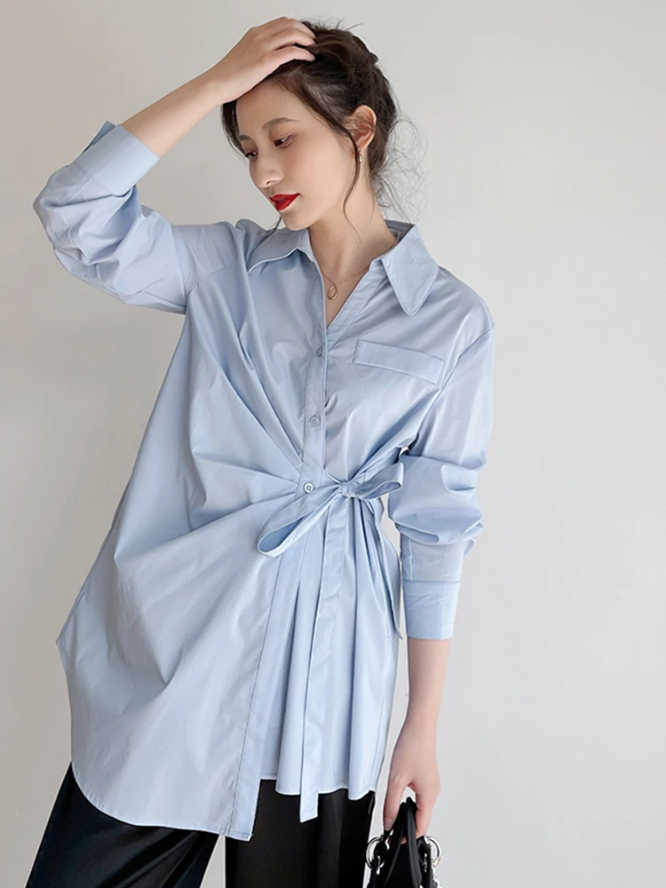 [EAM] Women Blue Pleated Bandage Big Size Blouse New Lapel Long Sleeve Loose Fit Shirt Fashion Tide Spring Autumn 2024 1DE2211