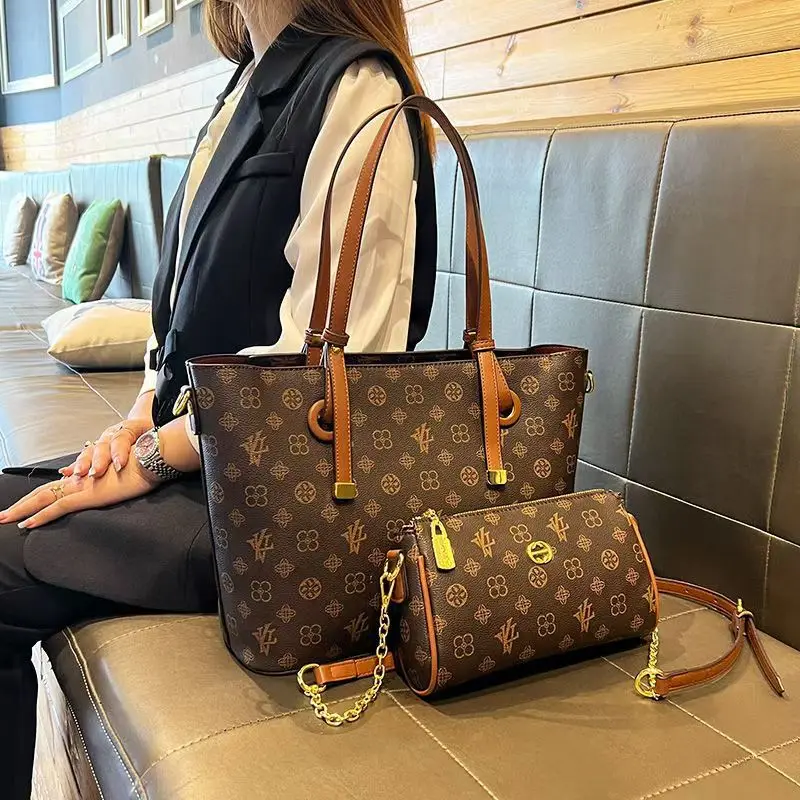 

2026 Stylish Genuine Leather Crossbody Shoulder Bag for Ladies Messenger Style Handbag Elegant Classic Design From Luxury Brand
