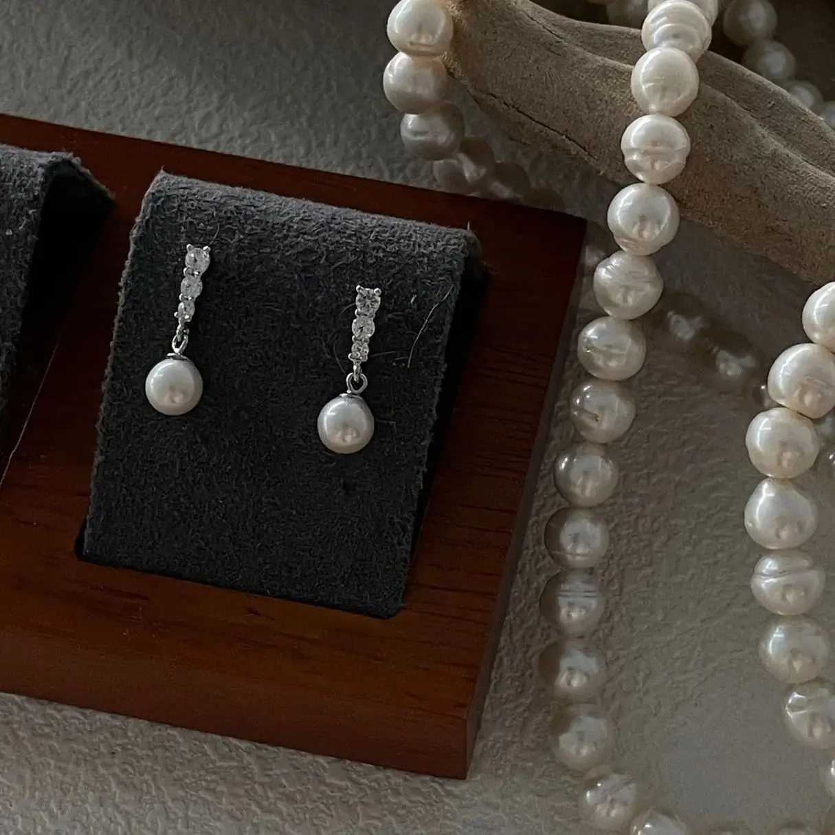 

Freshwater Pearl Eearring Elegant Lady Wedding Earrings With Shiny Zirconia Pendant Jewelry Gifts For Women Delicate Accessories