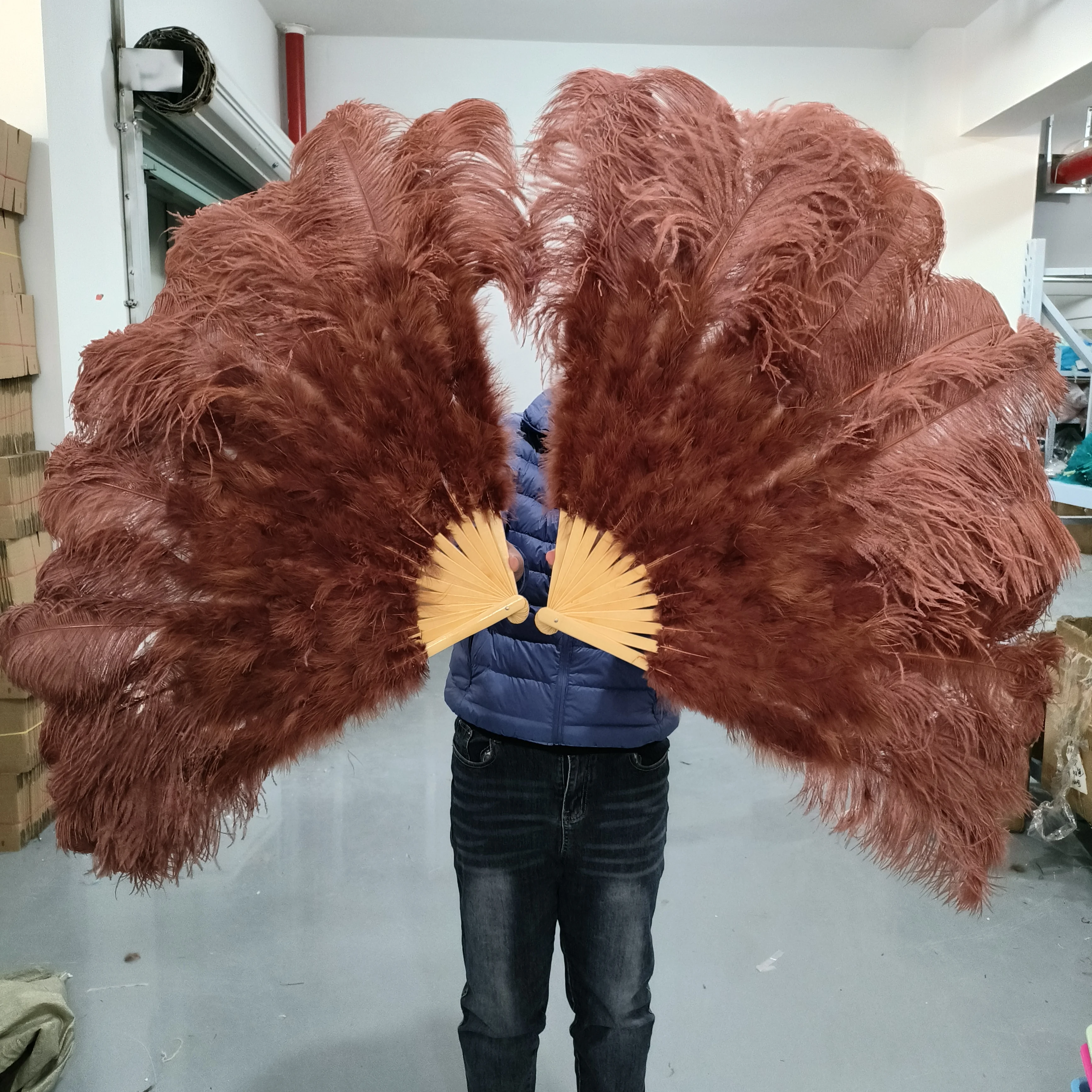 

Wholesale Red Coffee Ostrich Feathers Fans Extra Large for Carnival Belly Dance Magic Show Stage Performance Props Customized