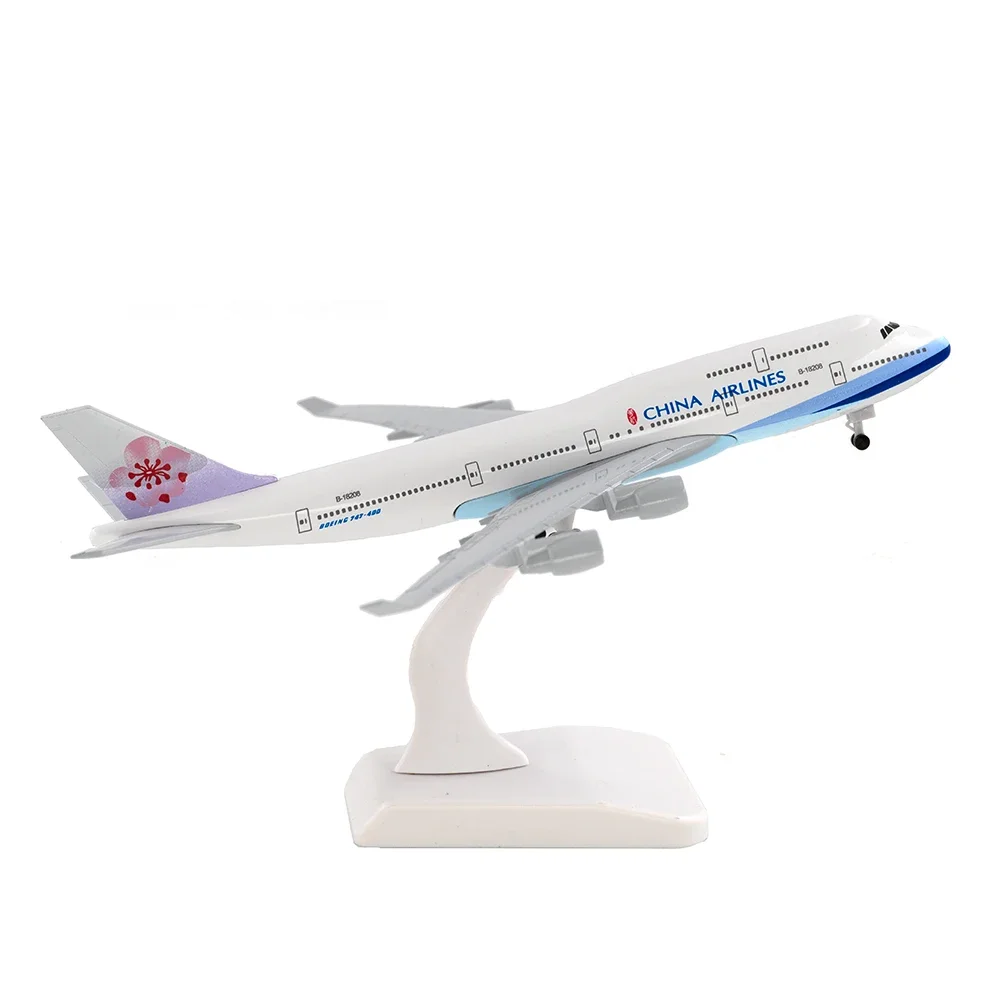 20cm Aircraft China Airlines Boeing 747 with Landing Gear Taiwan B747 Alloy Plane Model Collection Home Decoration