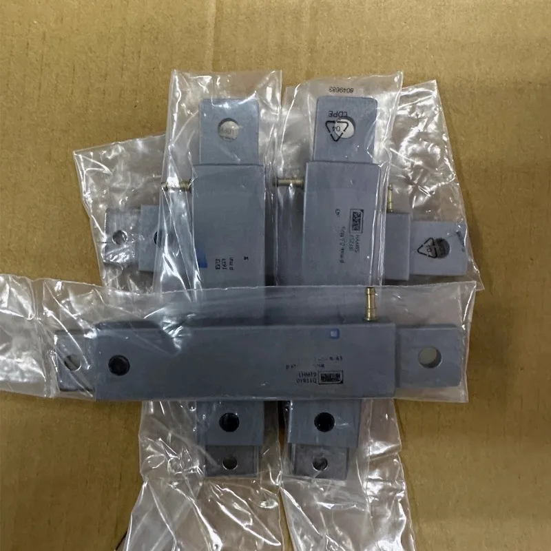 

Детали для плоских цилиндров FESTO EZH - 5/20-2, 5/9-10 - 20-25-50 - B 164993 164991 Позитивный