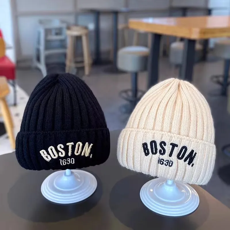 Jednokolorowa czapka z daszkiem dla niemowląt Zimowa ciepła czapka z dzianiny dla dziewczynek Chłopcy Vintage Haftowane BOSTON Maluch Dzieci Szydełkowa czapka