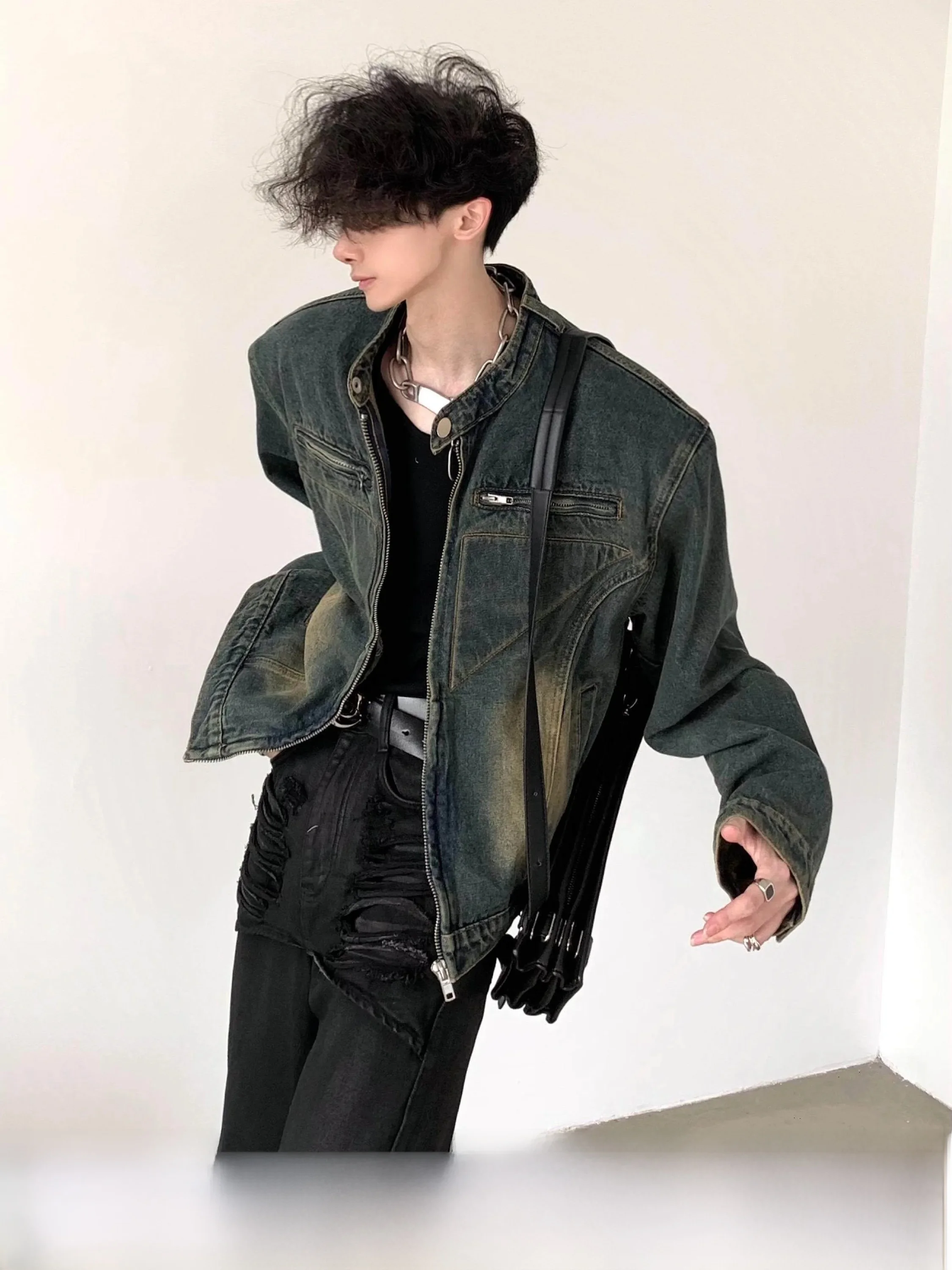 Youthful Short Men's Denim Jacket with Shoulder Pads Vintage Washed Distressed Design Casual Loose Fit Zipper Decoration