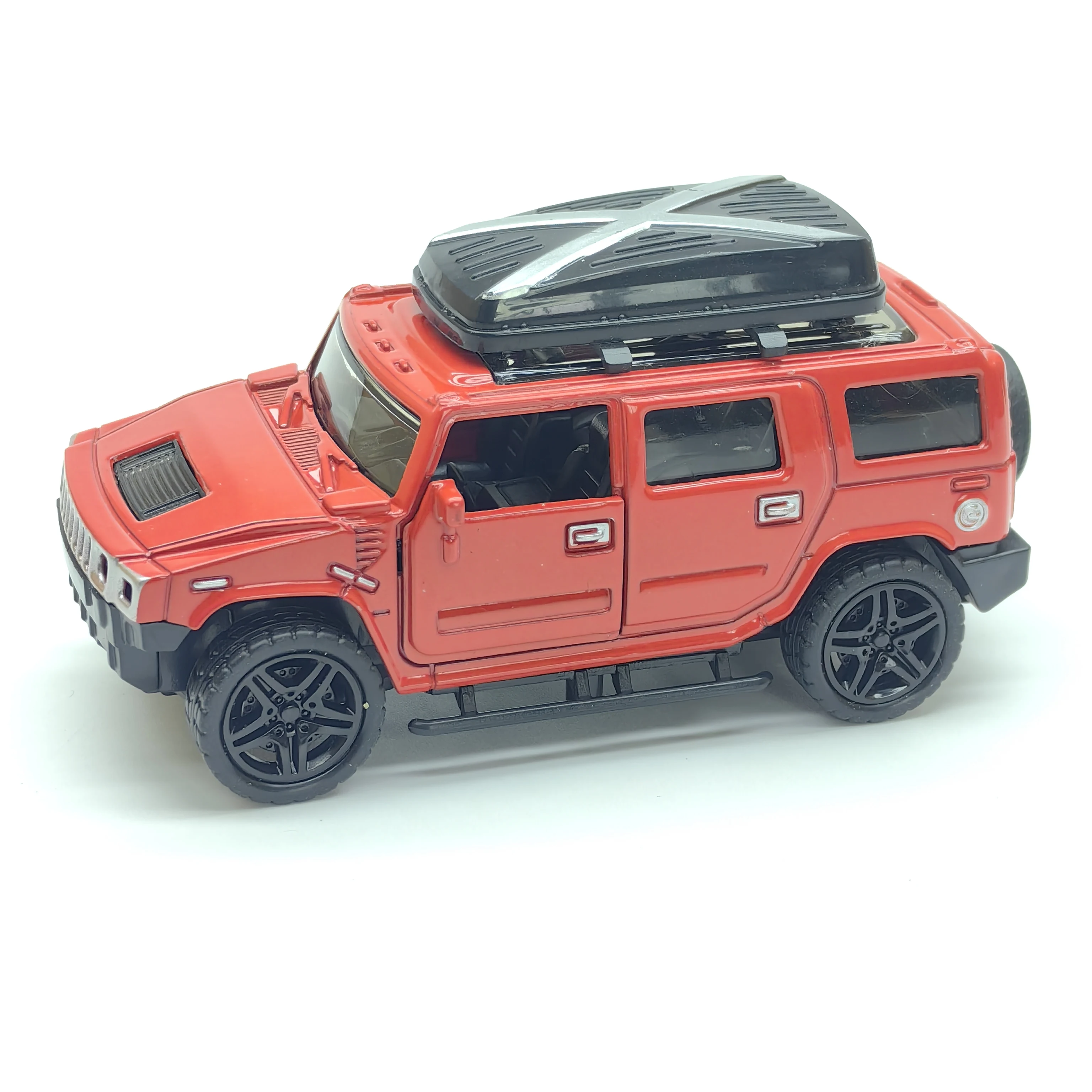 Modèle de voiture tout-terrain réaliste en alliage avec doubles portes ouvrantes, une voiture jouet pour enfants et un ornement pour machines à griffes pour garçons