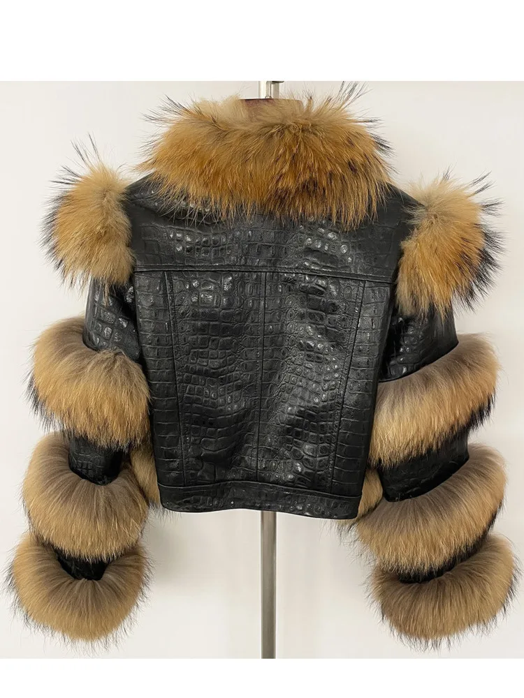 ZMEENNA 여성을위한 고급스러운 블랙 양각 가짜 모피 트림 자켓 세련된 실버 커프스 겨울 겉옷 완벽한 ZM3605