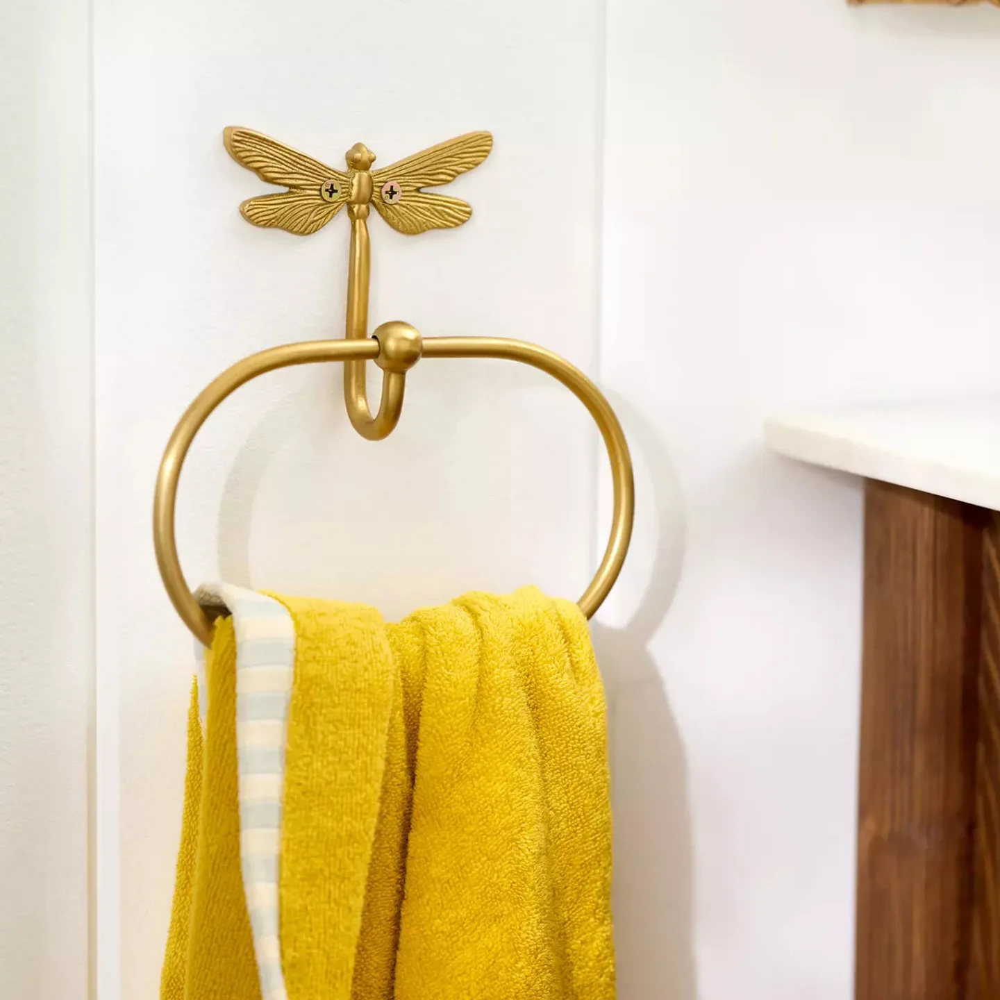 Light luxury towel ring, gold all-copper towel hanging ring, European round rack, bathroom towel ring, hand wipe hanger.