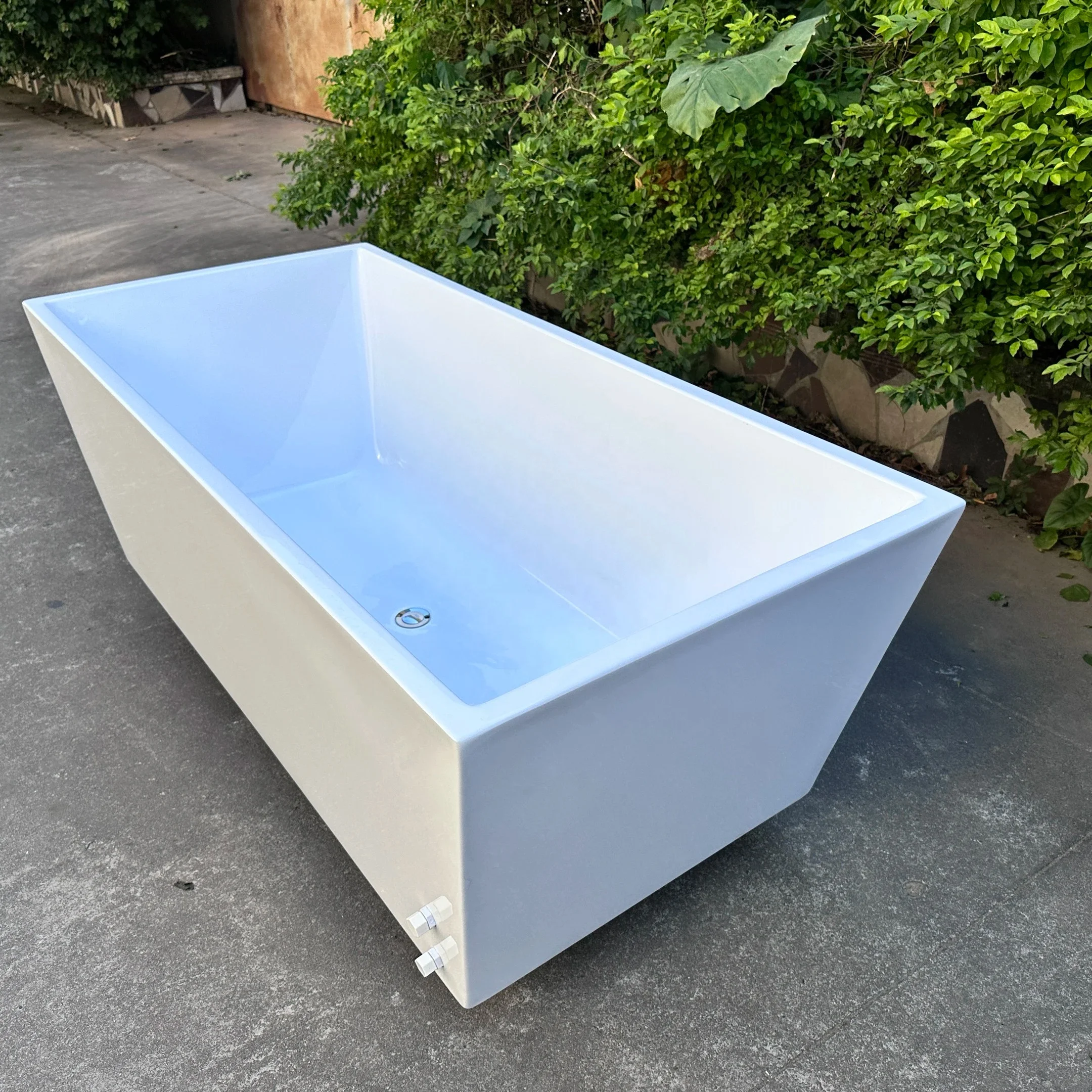 Premium Modern Design Smart Acrylic Ice Bath Tub for Home Hotel Spas Athlete Recovery & Wellness Outdoor Use Massage Feature