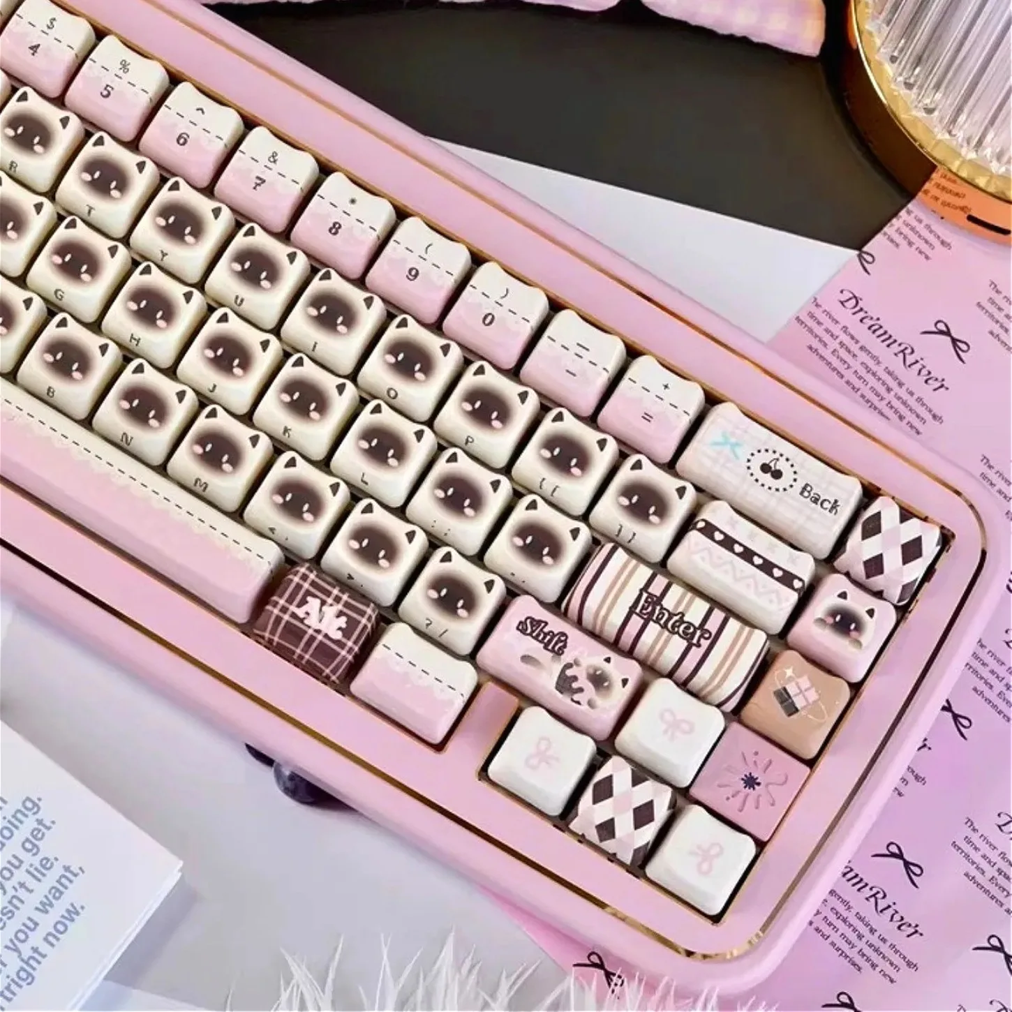 MOA Pink Siamese Cat Themed Keycap PBT 130 Keys Suitable for Cute Female Keyboards 61/75/87/104/108