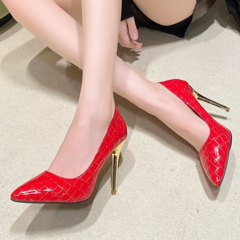 Fashionable Snake Scale Pattern Pure Color Low Cut Pointed Toe High Heels Elegant Thin Stiletto Women's Shoes for Daily Wear