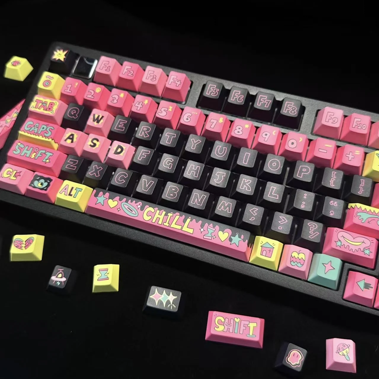 

Rebellious Sweetheart Theme Keycaps Set PBT Cherry Profile Custom Original Handmade Keycaps for Mechanical Keyboard Accessories