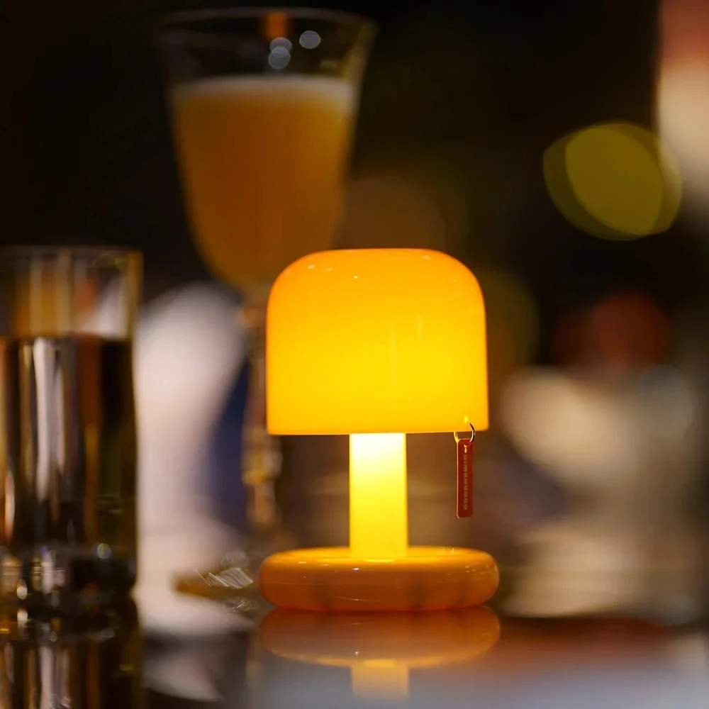 Sunset Night Light โคมไฟตั้งโต๊ะ LED Mini USB ชาร์จโต๊ะข้างเตียงห้องนอน Bar Room Decor บรรยากาศ Mood Light Minimalist