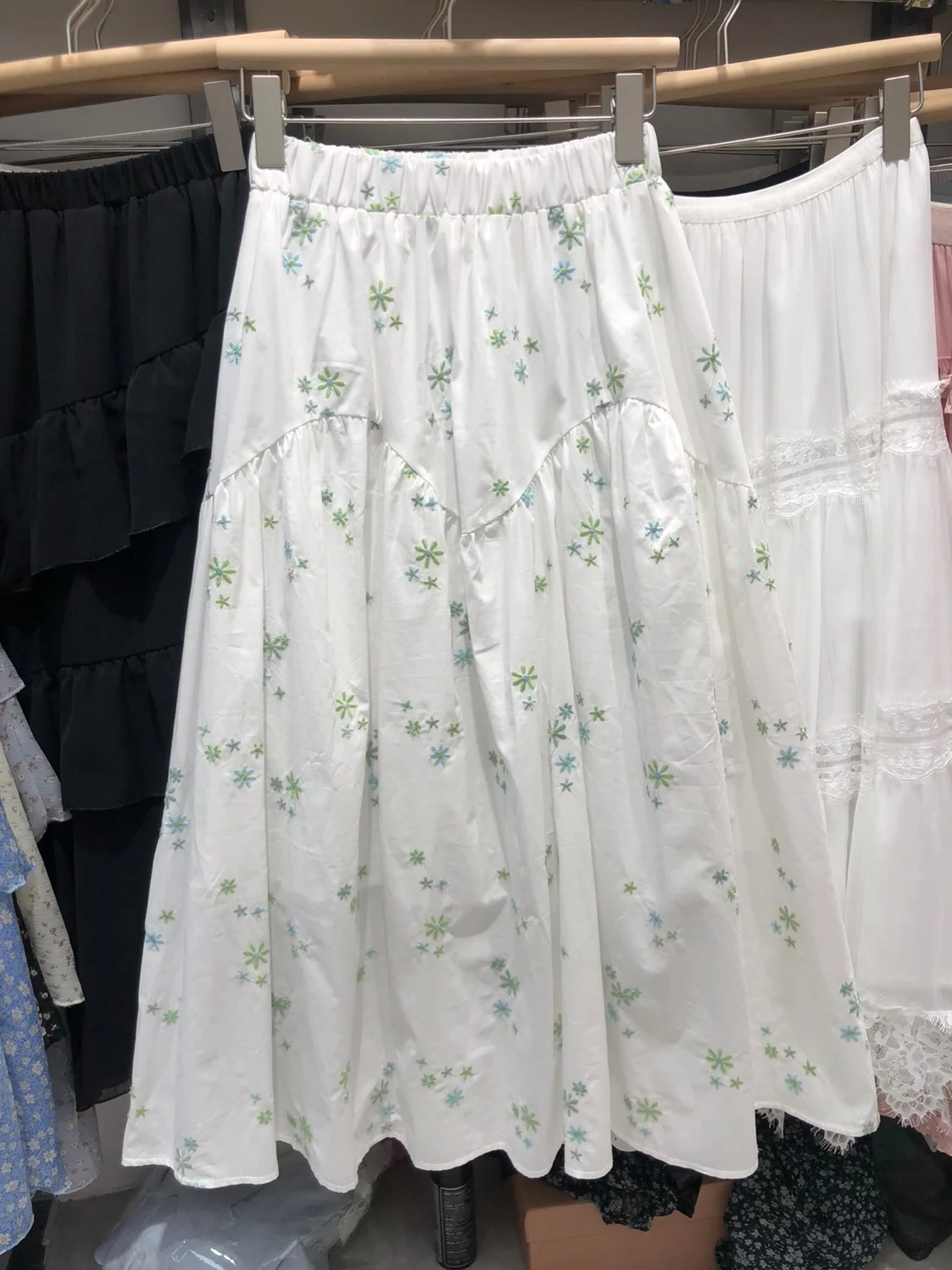 

Elegant Ladylike Long Over-Knee Half Skirt with Heavy Embroidery Floral Design for Women in White Gentle Soft Style
