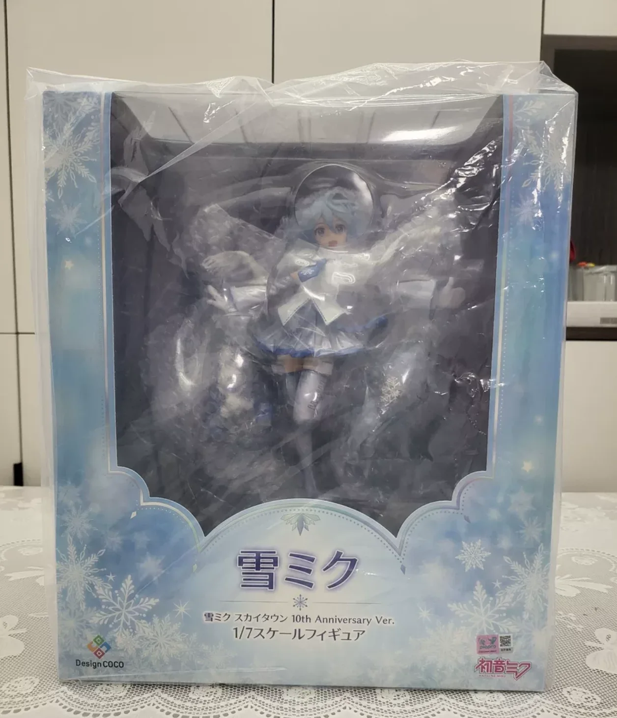 Design COCO Piapro Hatsune Miku Snow Miku SKY TOWN 10th Anniversary 1/7 Model Gift Collection