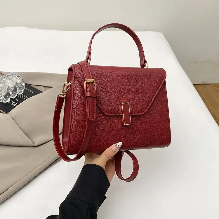 

Trendy Stylish Crossbody Messenger Bag For Women Luxury Designer Leather Large Capacity Diaper Bag Elegant Commuter Minimalist