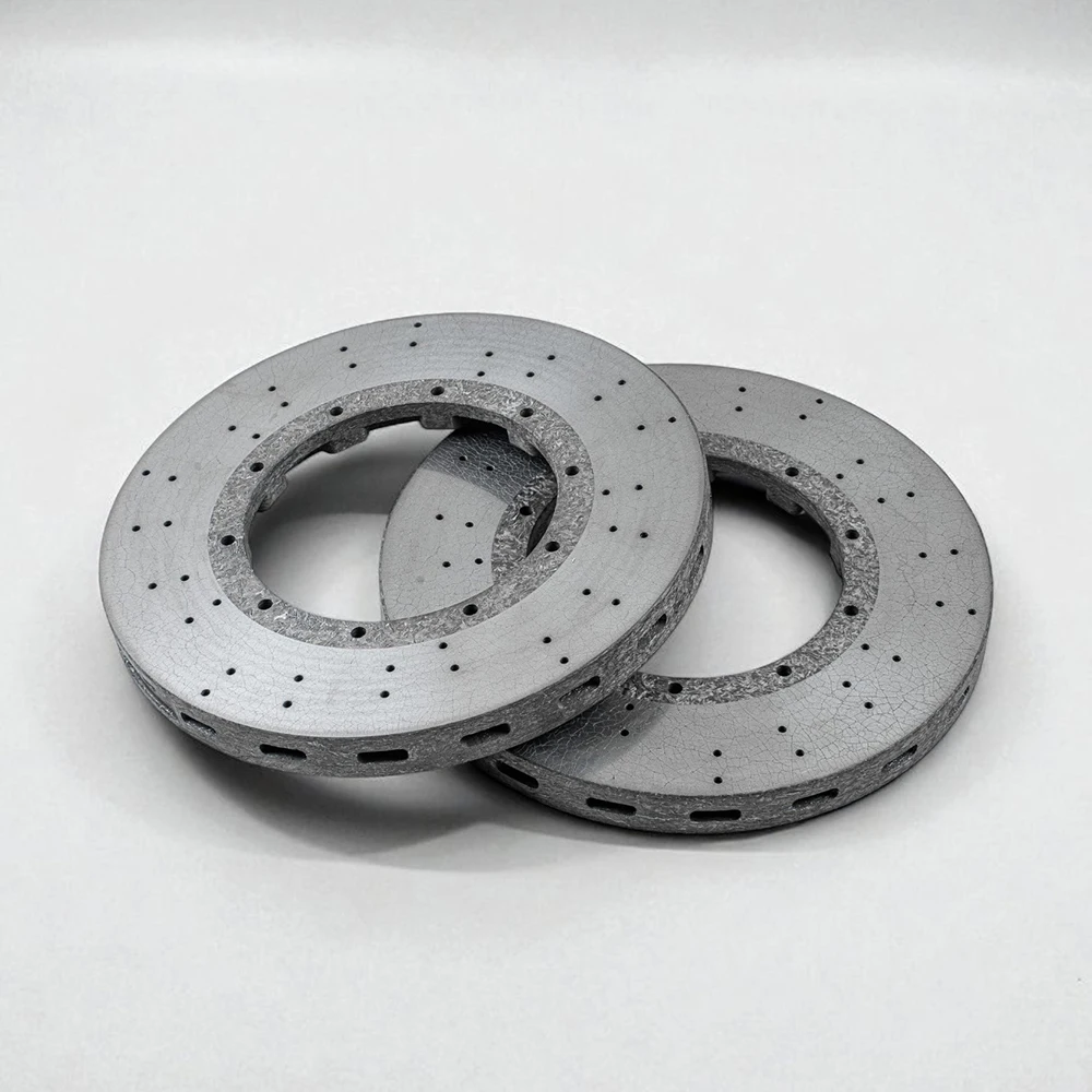 

Тормозные диски нового поколения из углеродистой керамики с покрытием из карбида кремния, подходящие для всех типов тормозных систем.