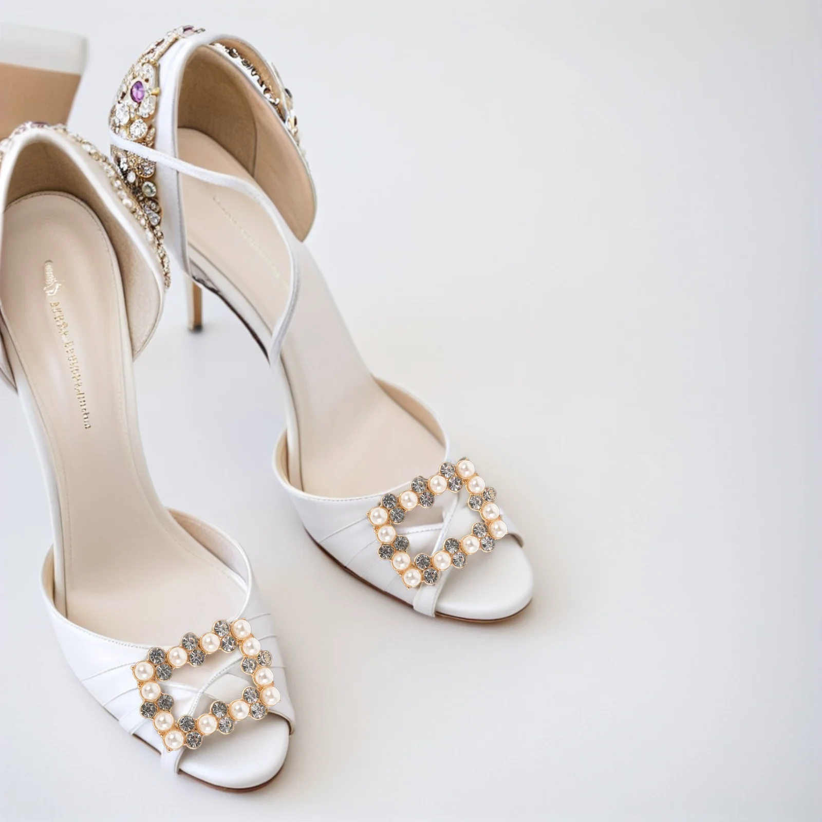 

Sparkling Rhinestone Shoe Clips Diamond-In Buckle Accessories Durable Zinc Alloy Wedding Bridal Shoe Decorations for Women