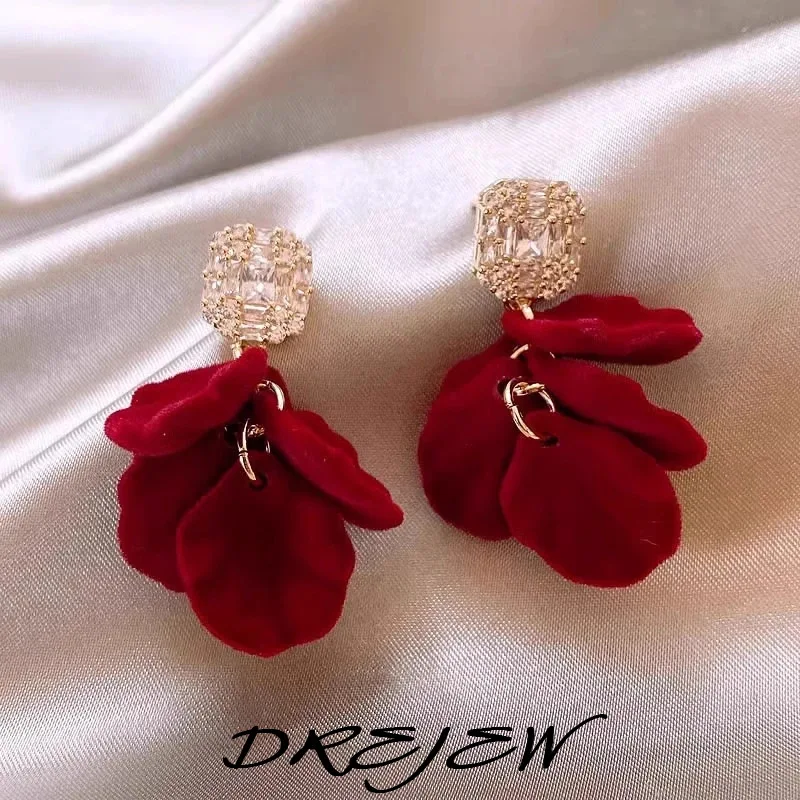 DREJEW Red Flocked Petals Tassel Inlaid Rhinestone Square Drop Earring Retro Autumn and Winter High-end Earrings for Women