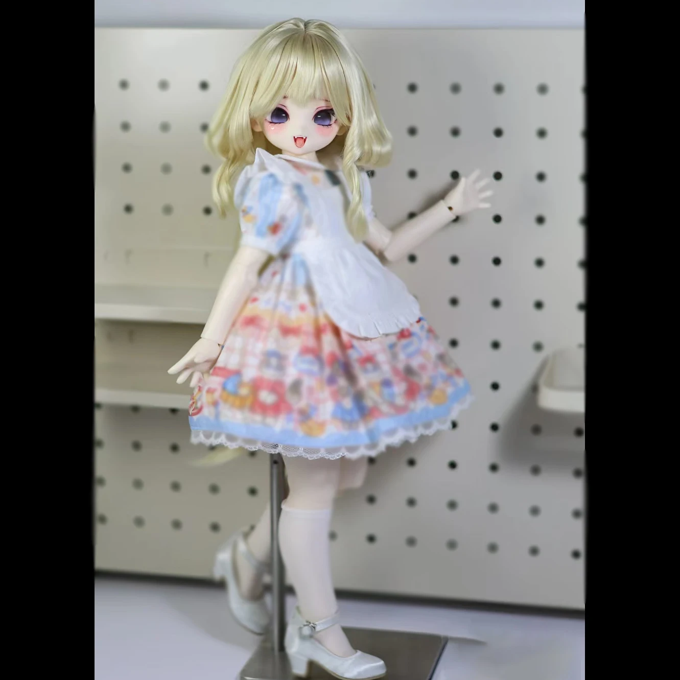 Neue Reizende 1/4 BJD Puppe Kopf Mit Körper Harz Material Lächeln Mädchen Anime DIY Kein Make-Up Puppe Spielzeug Mädchen Geschenk