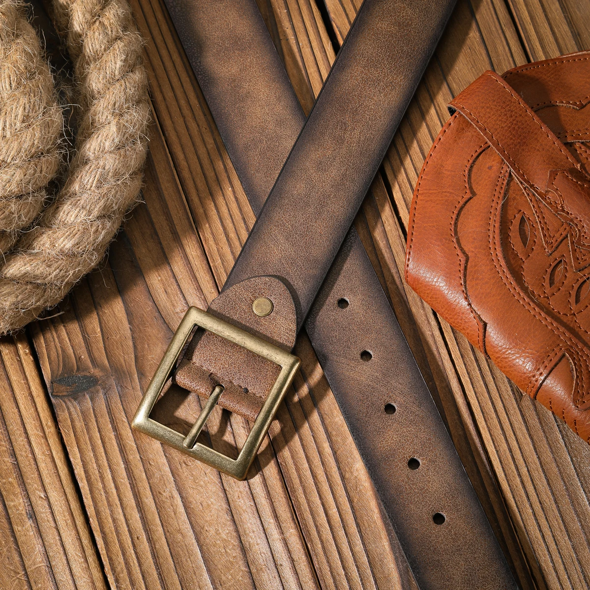 Ein lässiger und retroer Gürtel, ein Taillenaccessoire für Kleidung im Western-Stil, Metallschnalle, PU-Gürtel, geeignet für Männer und Frauen. – Detail 7