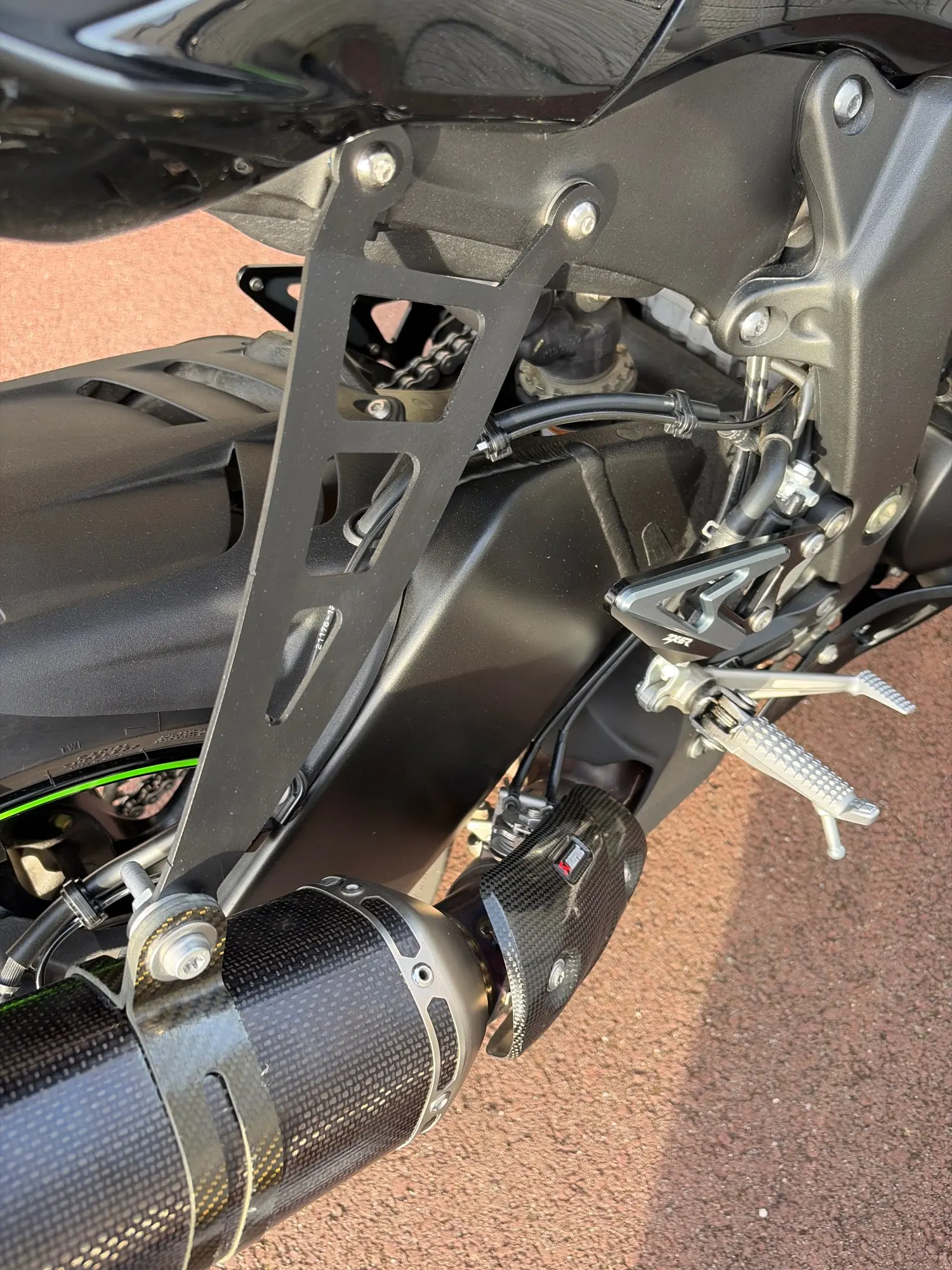 FOR KAWASAKI ZX6R 2009-2025 Exhaust Hanger Bracket Ninja ZX-6R/40th Anniversary Edition 2025 2024 Muffler Exhaust Hanger Holder