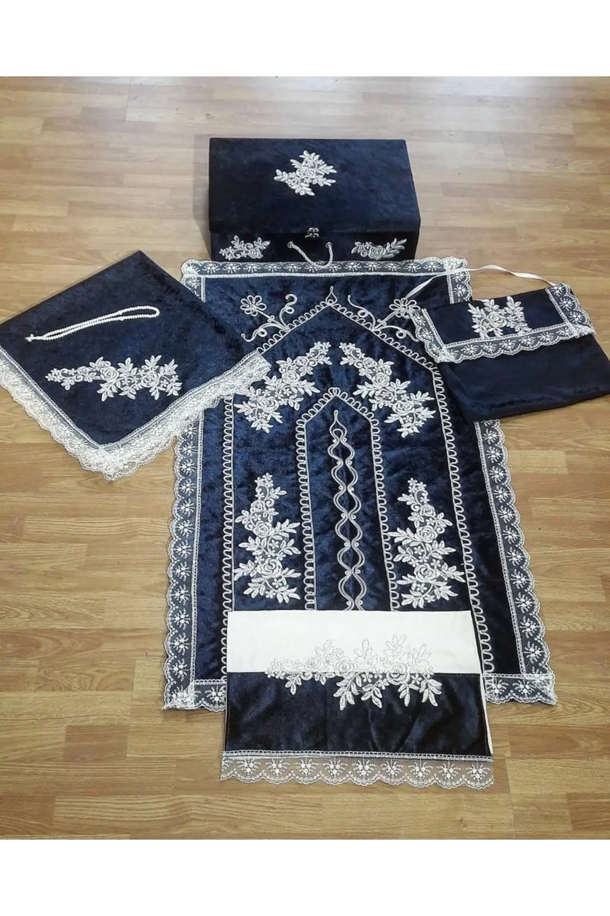 

DOLBOVI 7 piece velvet luxury chest chest Rug set dowry, sanded bride groom set Meditation Rug