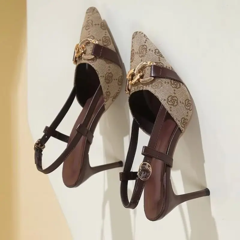 Retro Flower Embroidery Sandals Pointed Head Shallow Mouth Metal Buckle Anti-slip Wear-resistant High Heelsshoes women pumps
