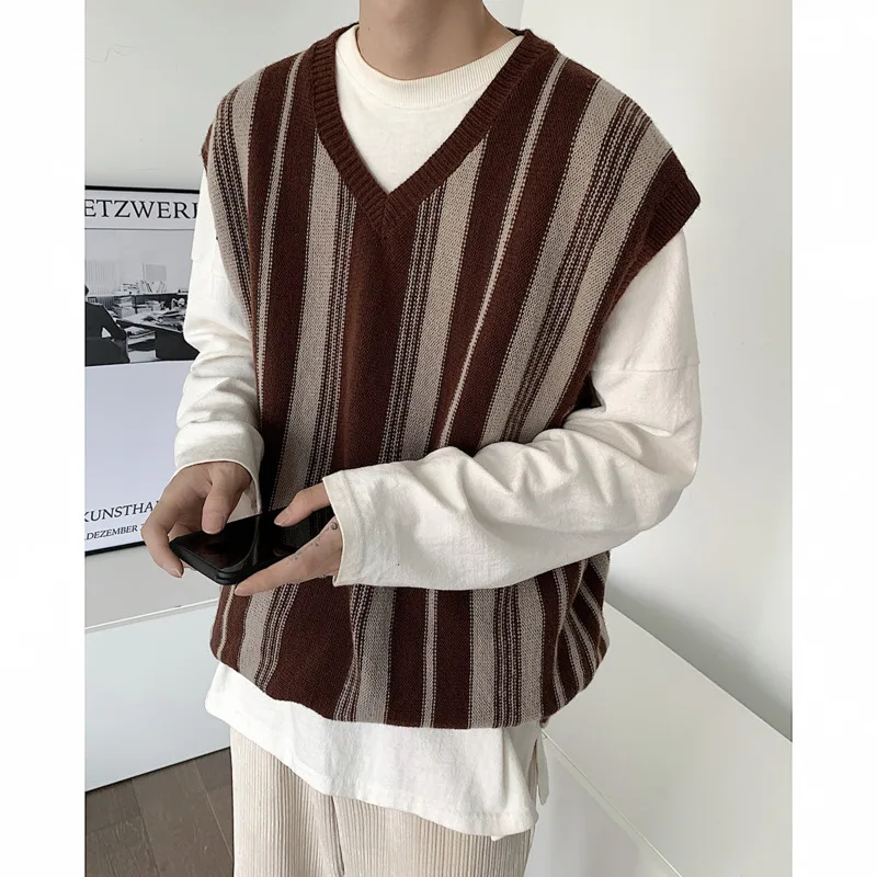Winter Sweater Vest Men Warm Fashion Retro Striped Knitted Pullover Men Korean Loose Sleeveless Sweater Mens Jumper Clothes